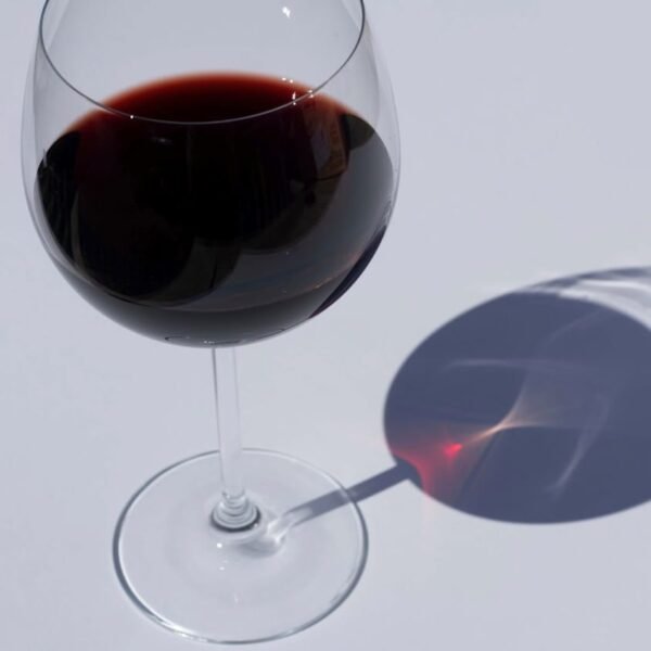 Vin rouge séché au soleil – Vin ancien de Némée