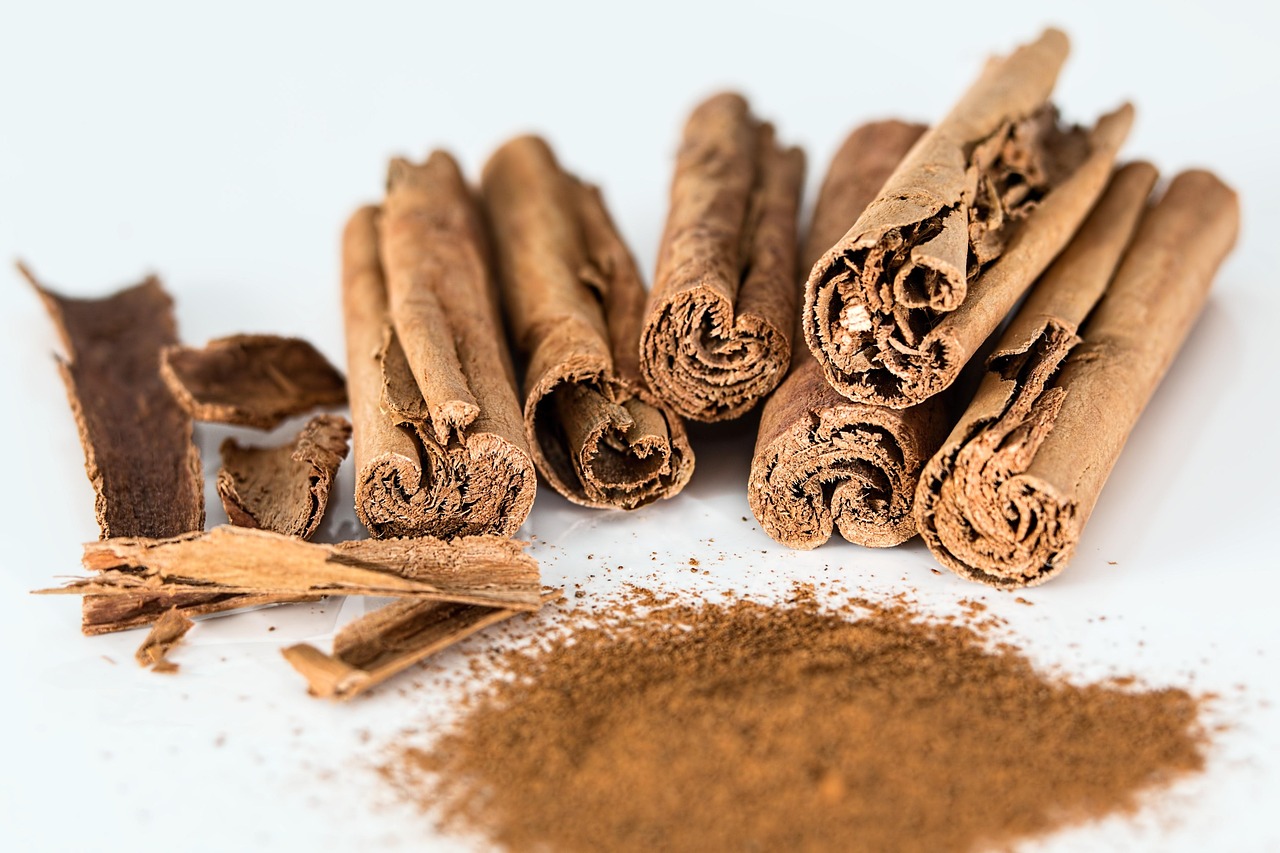 Cinnamon: benefits, uses & differences between Ceylon and Indonesia