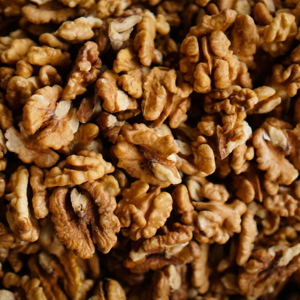 briciole di noci crude